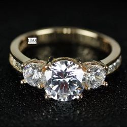 New 18k Yellow Gold Engagement Ring 