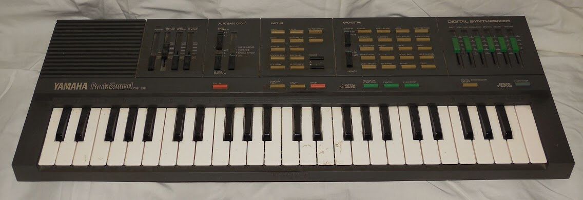 Yamaha portasound PSS-360 electronic keyboard