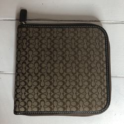 NEW Coach Disk Holder.., Great For Traveling ... Check Out My Other Offers Too