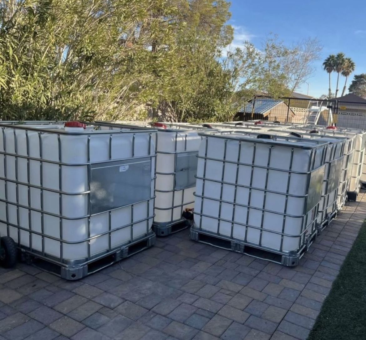 250 Gallon Water Tank Tanque De Agua Like New Como Nuevos