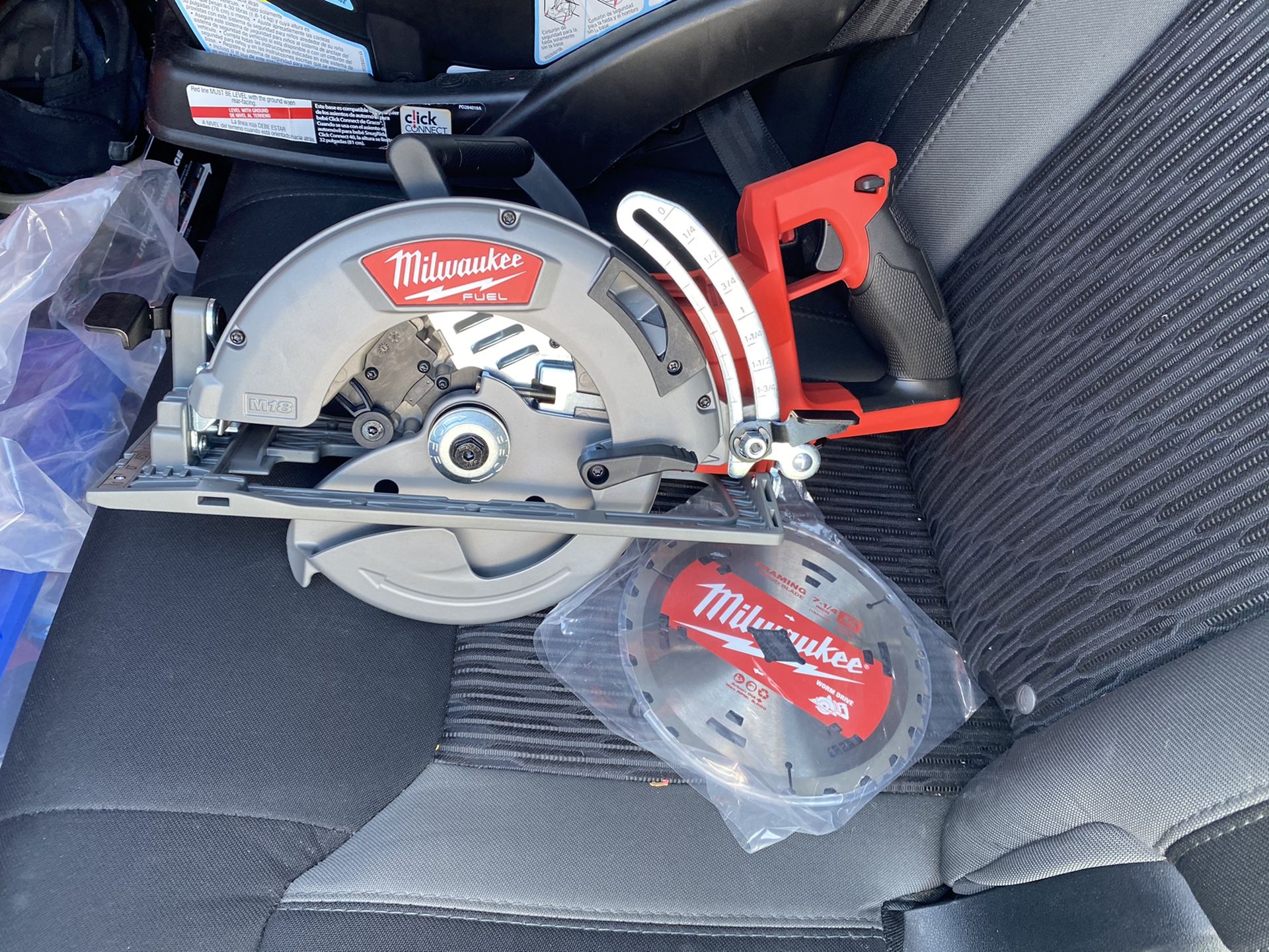 Milwaukee M18 FUEL 7-1/4 in. Rear Handle Circular Saw (Tool-Only)