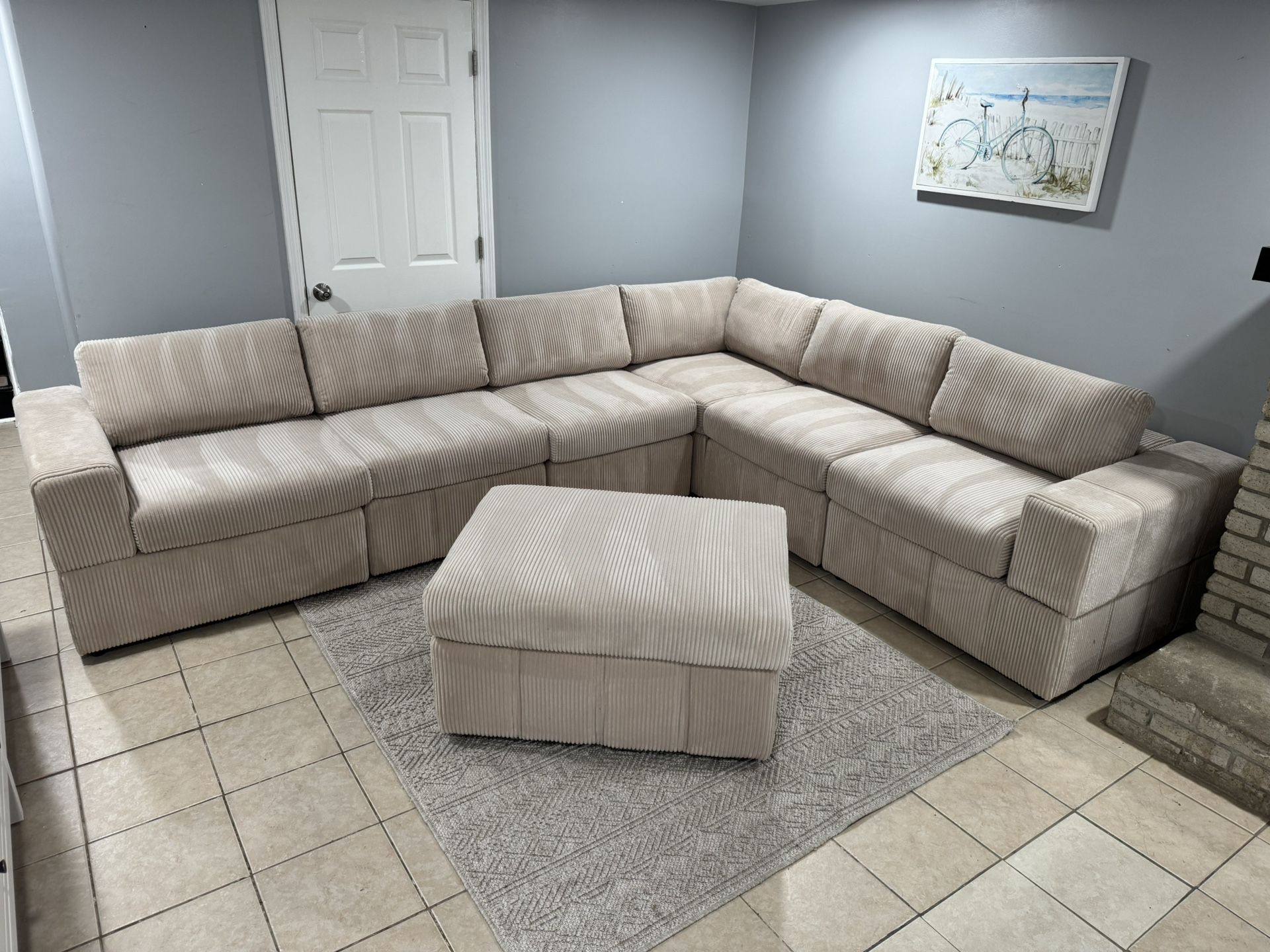 FREE DELIVERY AND INSTALLATION - 🚚 Brand New in Box 📦 Beige 7 Pieces Modular Set