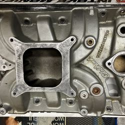 Pontiac Edelbrock Torker Intake Manifold
