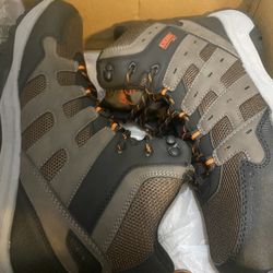 Brand new men's shoes size 10.5