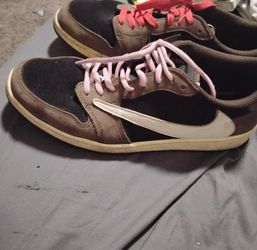 Travis scott Jordan 1 lows (NO BOX)