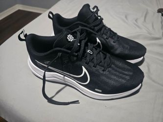 New Mens nike size 8