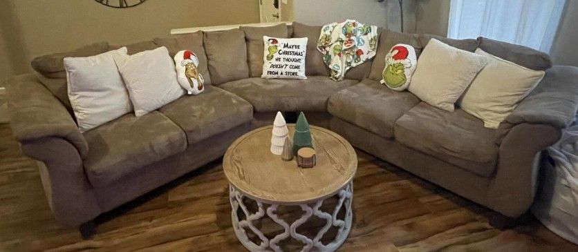 Sectional Couch (free delivery)