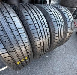 235 45 18 Michelin Tires Con 80% de Vida Las 4