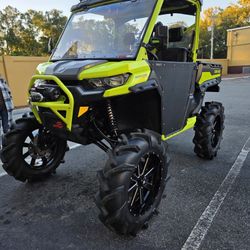 💥Loaded Custom on 38's💥 $25k in top notch parts!!! 💥 2021 Can-Am Defender Hd10 XMR💥