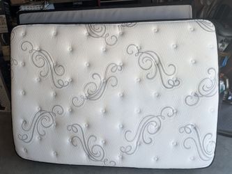 Full mattress with box spring