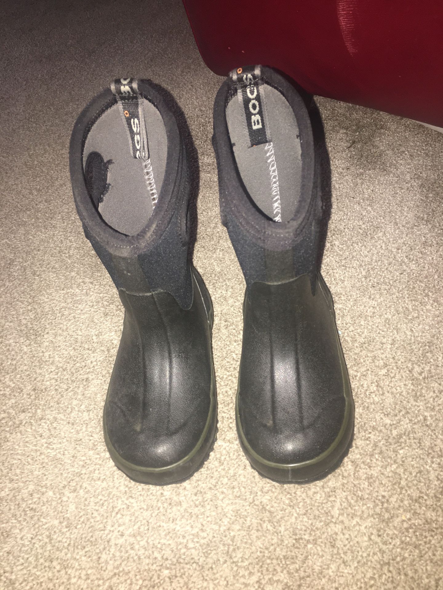 Todder Bogs Boots (size 9)