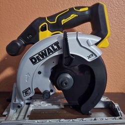DeWalt 20v Max XR  Cordless Circular Saw