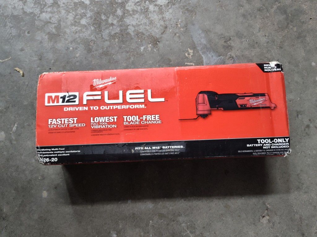NEW MILWAUKEE 2526-20 M12 FUEL 12V CORDLESS OSCILLATING MULTI-TOOL - TOOL ONLY WITH ACCESSORIES