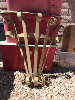 Big gold scone for wall