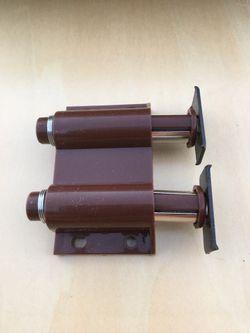 MAGNETIC PUSH CLOSURE 25 pieces available $2 each