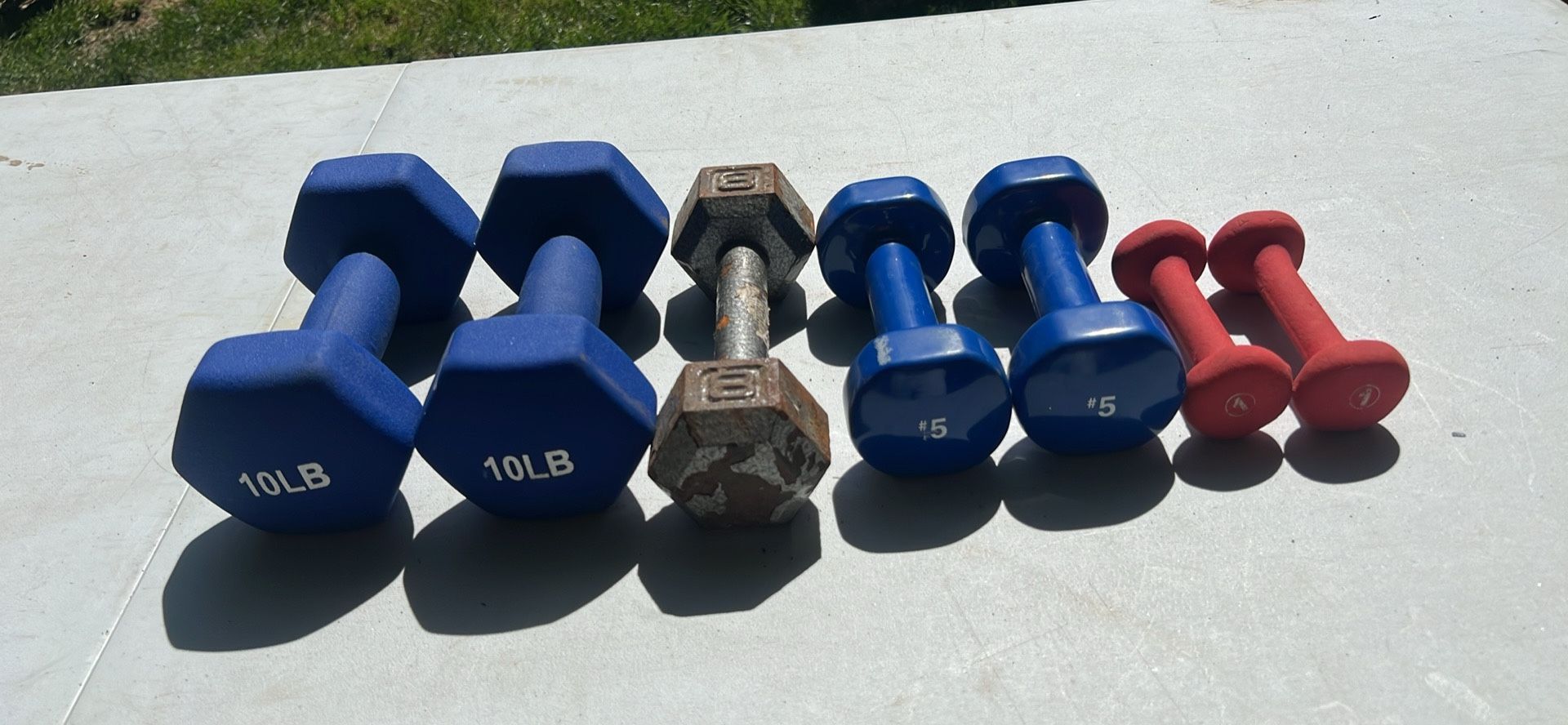 Set of dumbbells