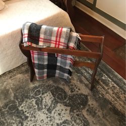 Blanket/comforter stand