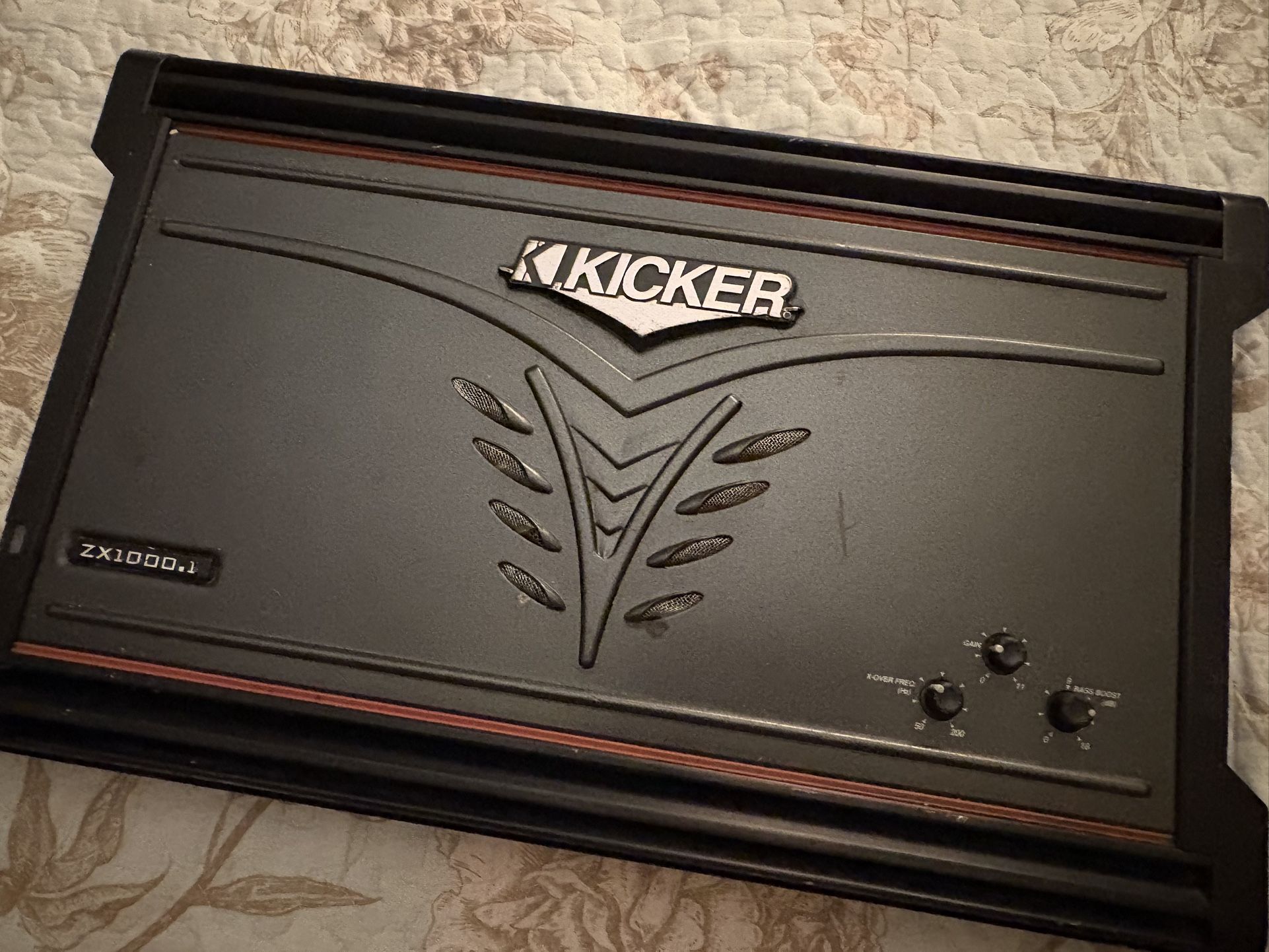 Kicker Amp