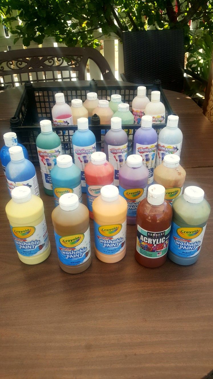 CRAYOLA PAINT FOR CHILDREN 16 + 9 USED FREE