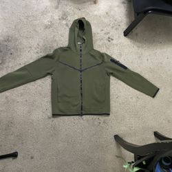 Nike Tech Fleece Olive