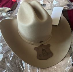 Montero hat