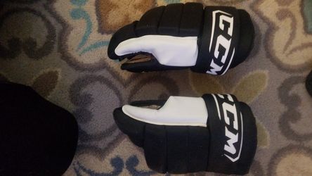 Kids hockey gloves small