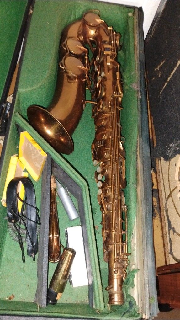 Vintage Saxophone "VOLL TRUE II" King H.N. White Co.