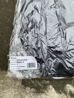 NEW OEM TESLA MODEL X WINDSHIELD SUNSHADE SUN SHADE 1078354-00-B  Cash only  Pick up in North San Jose, By appointment only  Location: located close t