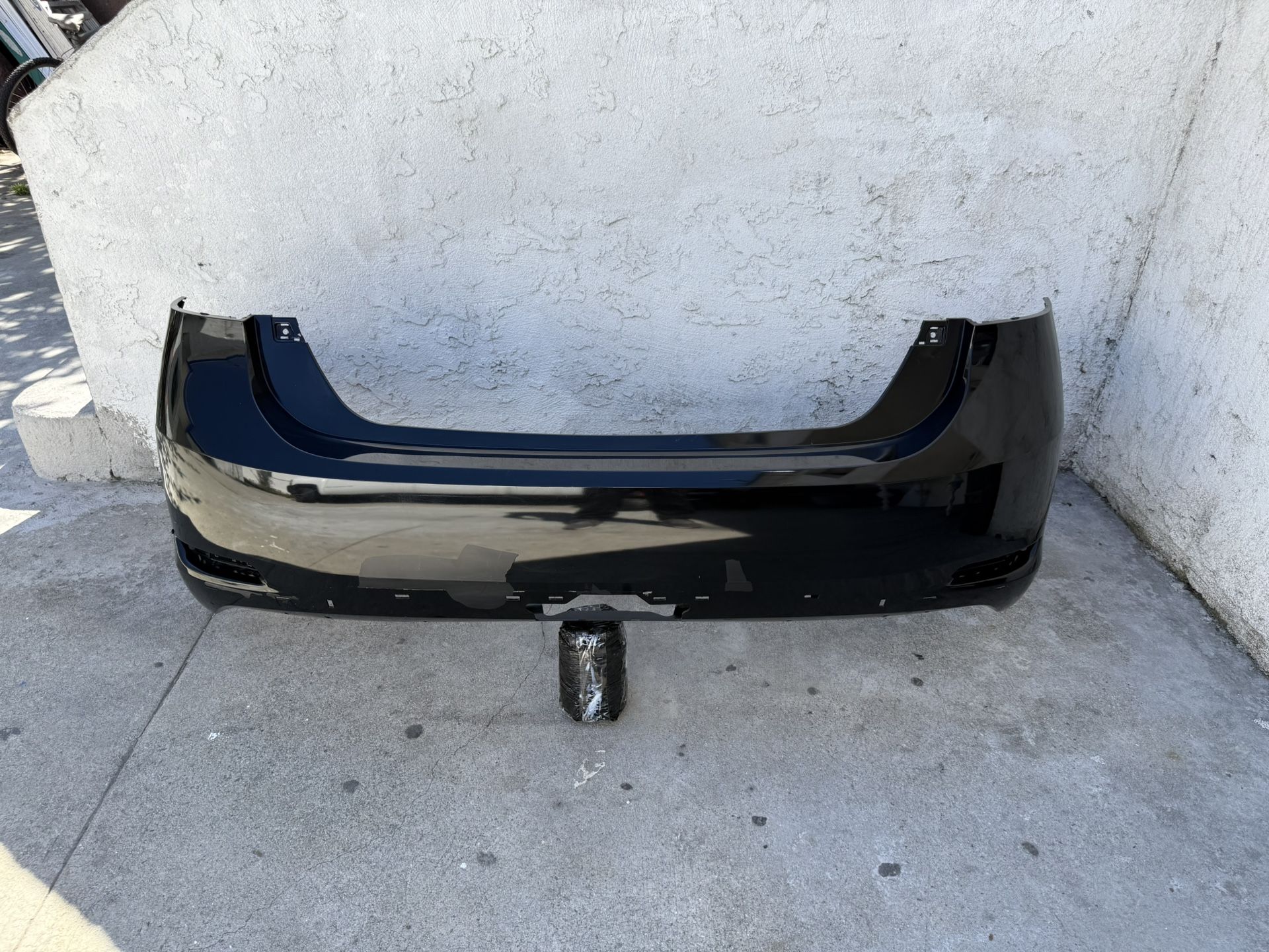 2010 2011 LEXUS HS250H REAR BUMPER COVER OEM