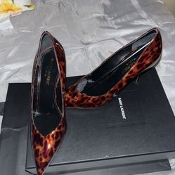 Saint Laurent Pumps