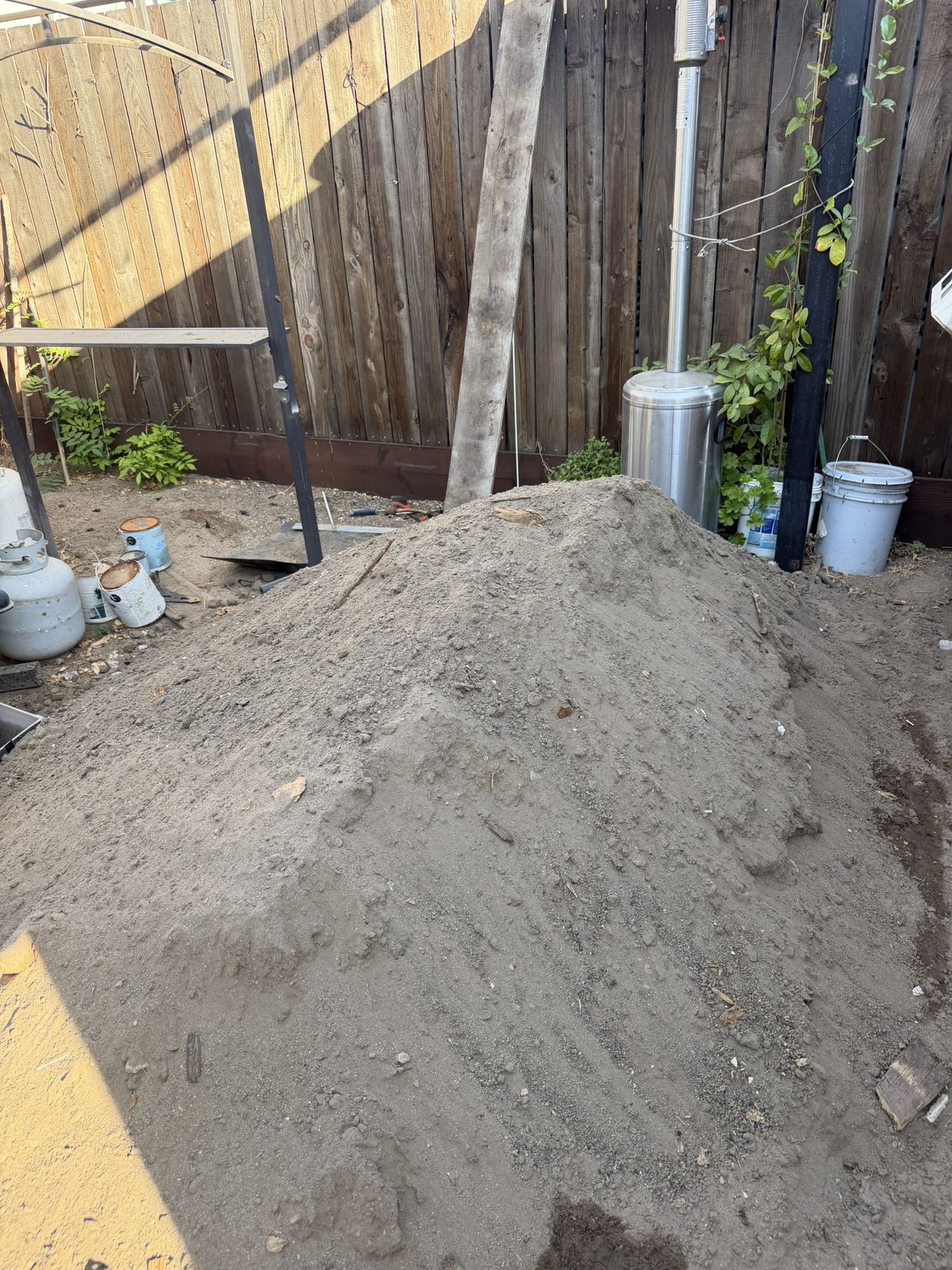 Free Dirt! Must Pick Up