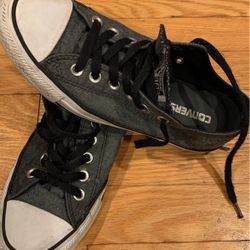 Converse Size: Men’s 5 Women 7