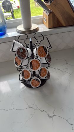 Keurig Kcup Carosel spins and it’s heavy duty it’s not cheaply made it’s robust