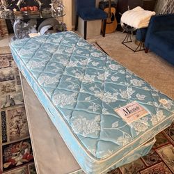 Twin Mattress/box Spring /metal Frame 