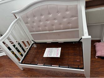 Free crib.