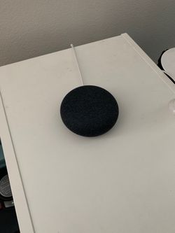 Google Home Mini.