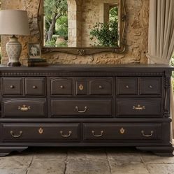 Black 9-Drawer Dresser