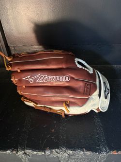 Mizuno 12.5 fast pitch softball glove
