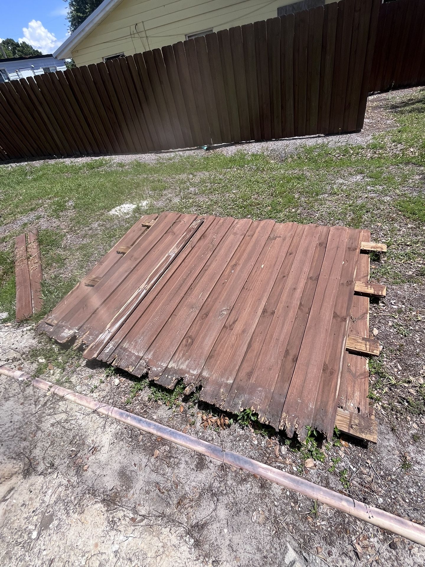 Free Wooden Gates