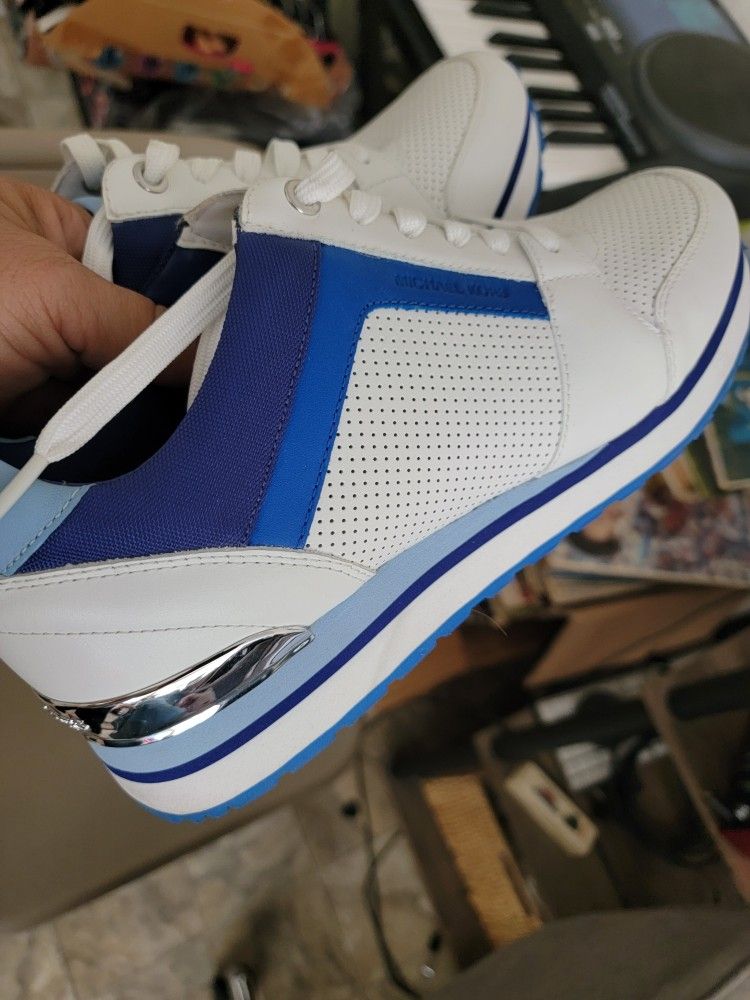Michael Korbs Size 10