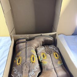 Brand New Boots Size 9 