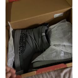 Never Worn Asking For 100