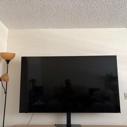 75 In Tv With Stand And Speakers