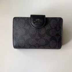 Brand New Coach Zip Wallet 
