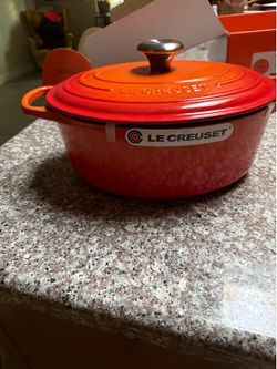 Le Creuset 5qt enameled Dutch Oven