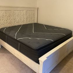 * [KING-SIZED BEDSET] BeautyRest Black Pillow Top mattress AND Tempur Pedic Ergo Extend Sleeptracker remote-controlled motor base