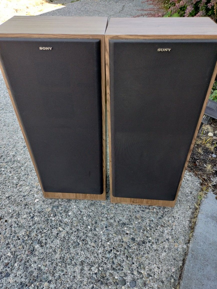 2 Sony SS - U530 Stereo Speakers 270W 8ohms
