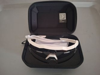100% Speedcraft White Sun Glasses With Case