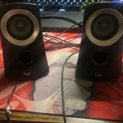 Logitech Z313 2.1 Channel Multimedia Speaker System with Volume Control Remote