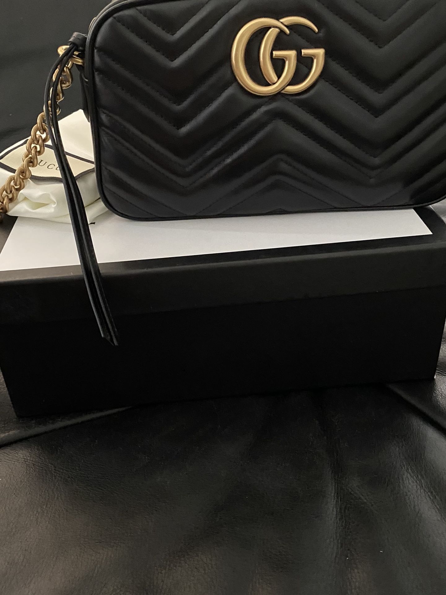 GUCCI 1100$ GG Marmont Mini Camera Bag In Black Matelassé Leather